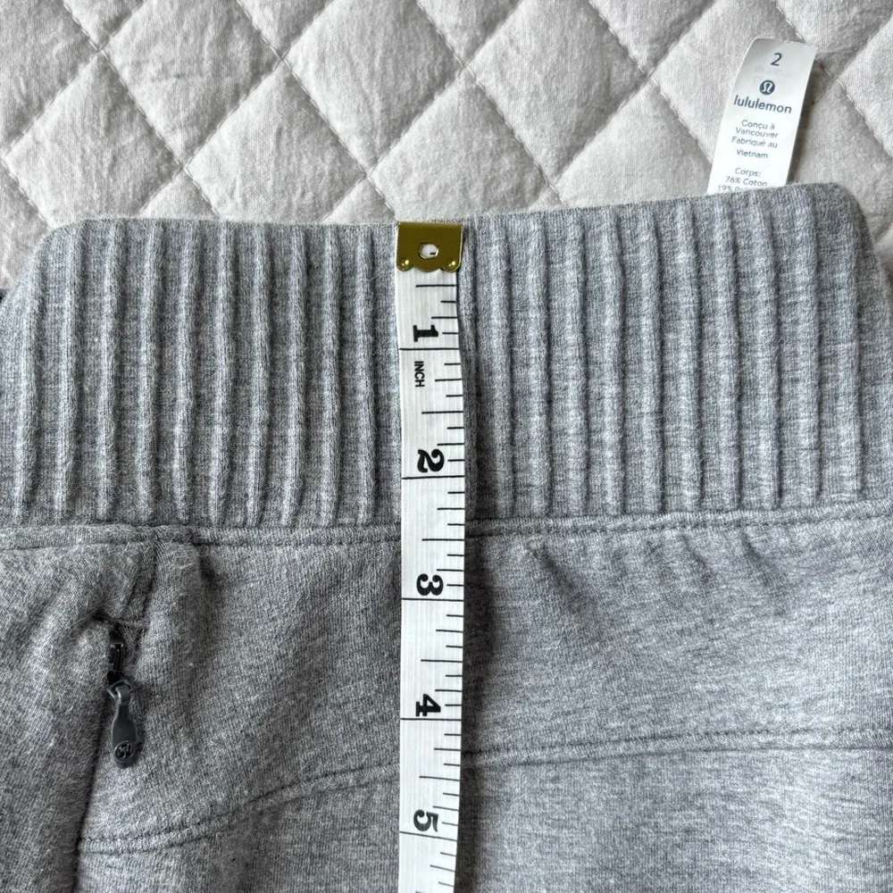 Lululemon Athletica New Form Cropped Pants
